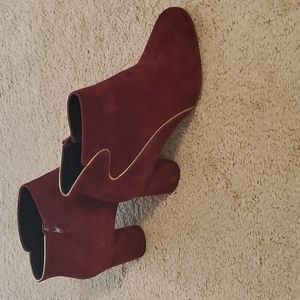 Maroon booties